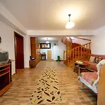 Yellow Stone Guest House