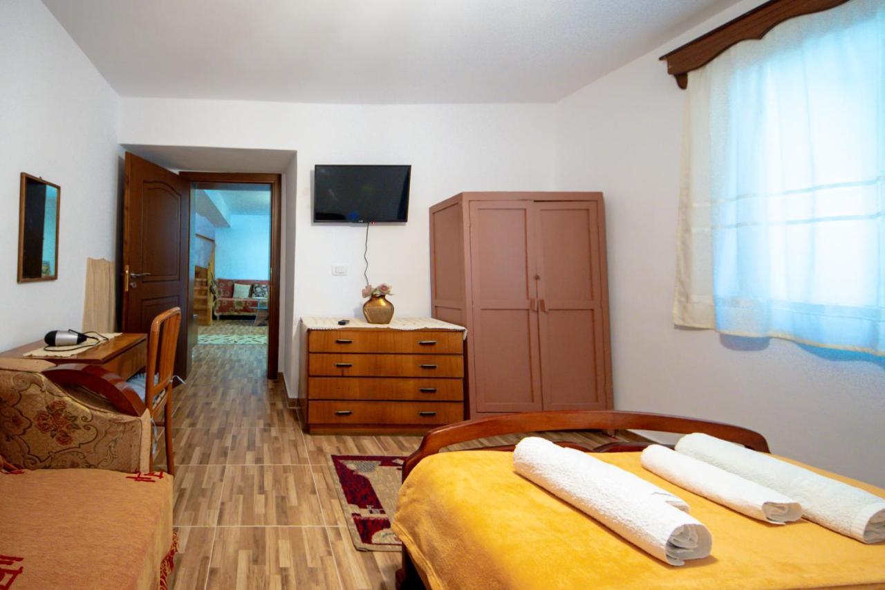 Villa Yellow Stone
